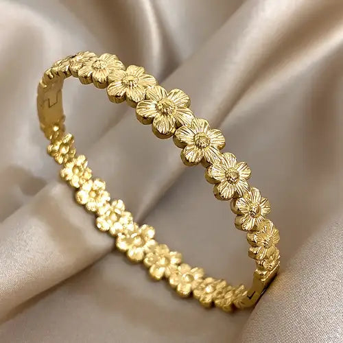 Anti-tarnish Full Circle Floral Bracelet - 18K Gold Plated