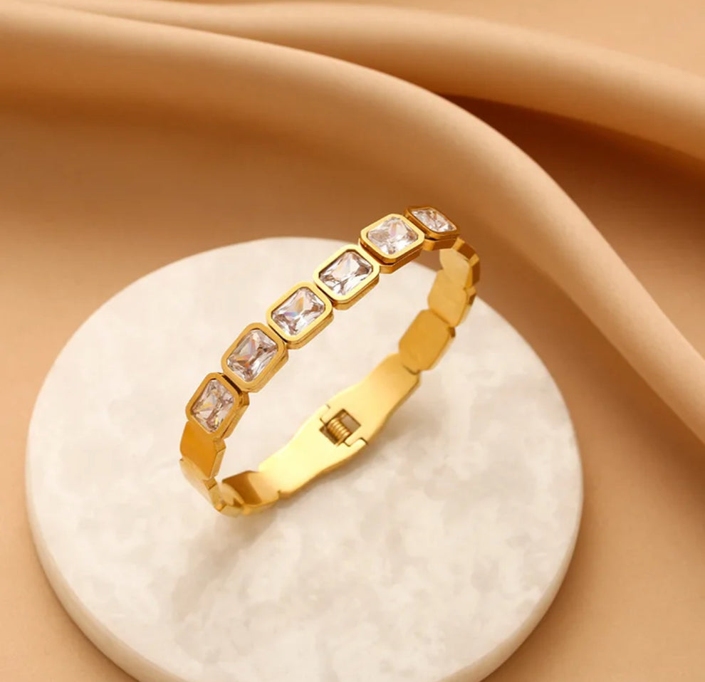 18K Gold Hinge Bangle Bracelet - Classic Design