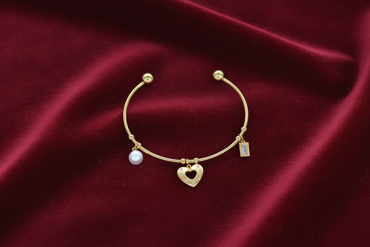 Luxury 18K Gold Plated Heart Charm Open Cuff Bracelet