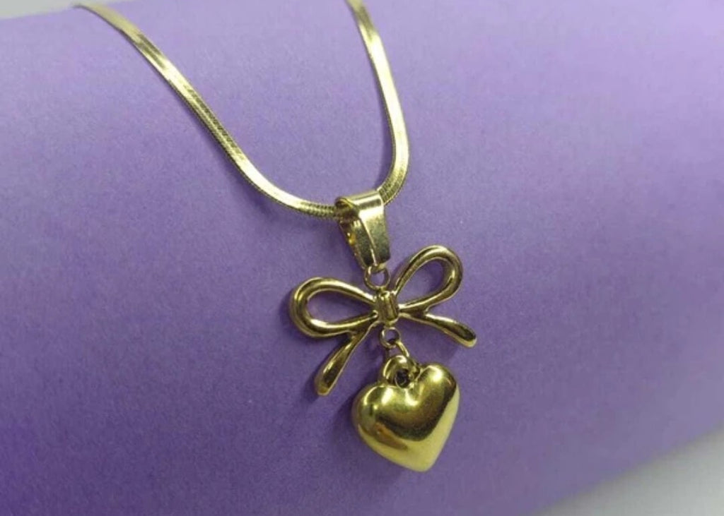 Bow and Heart pendant - 18K Gold Plated