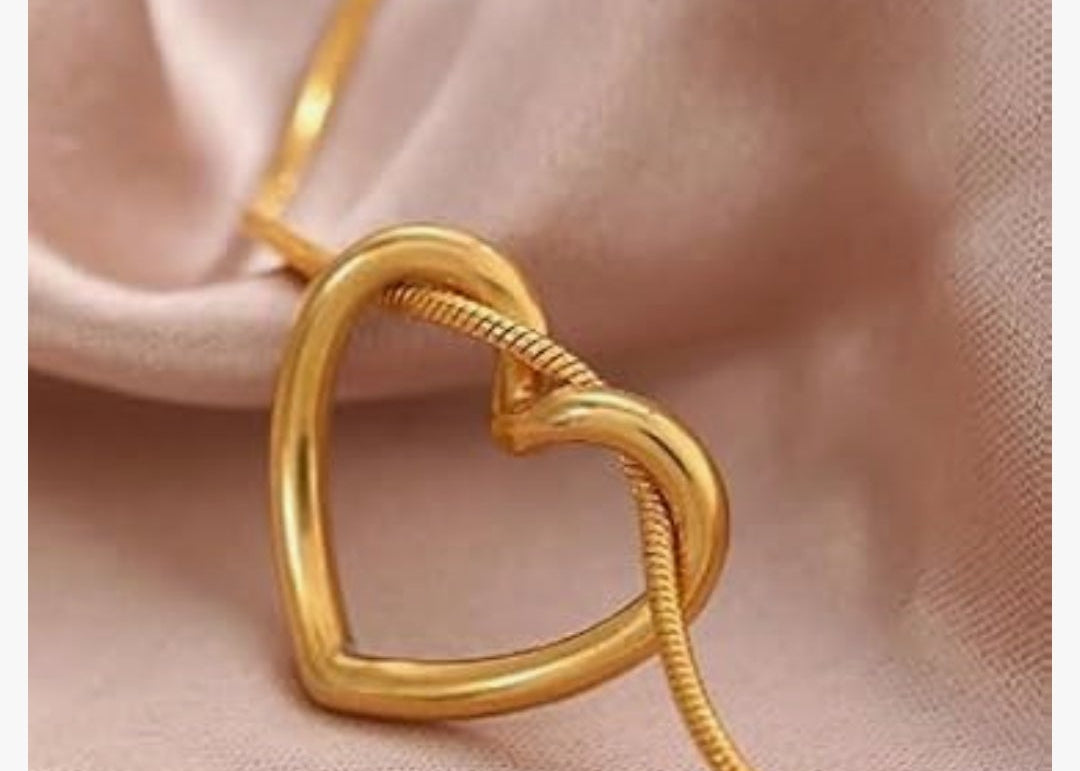 Open Heart Pendant Necklace - 18K Gold Plated