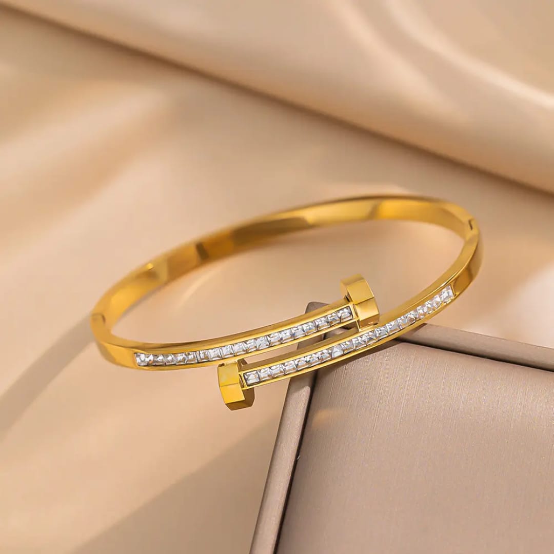 Diamond Nail Bracelet - Anti-Tarnish 18K Gold Plated